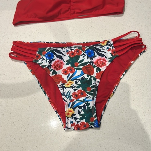 SHEKINI 2 piece Red and Floral Print Strappy Back Bikini; women size L - Picture 5 of 14